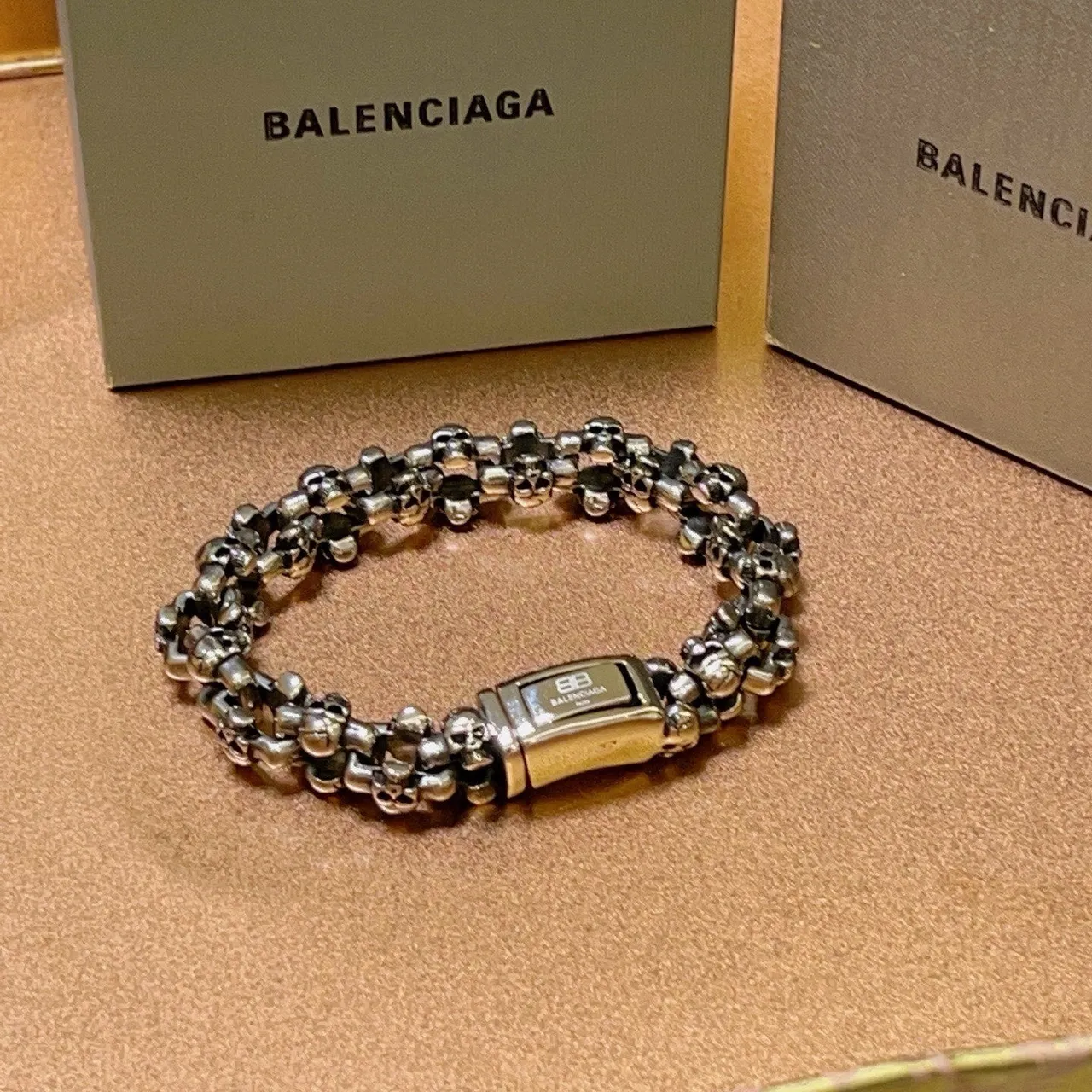 Balenciaga Pulsera de Cadena de Calavera Pulsera de Metal Tono Plateado 5