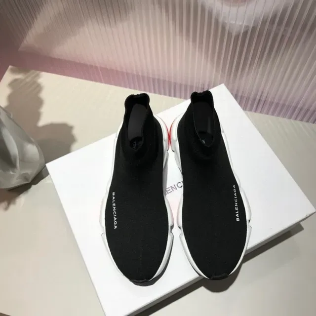 Balenciaga Speed Trainer काली सफेद लाल लाइफस्टाइल स्नीकर 3