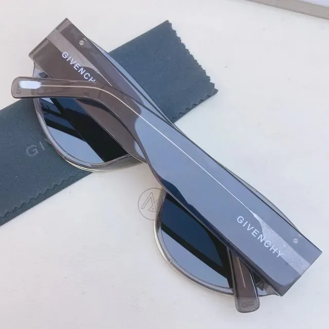 Balenciaga Óculos de Sol Quadrados Oversized Preto e Dourado 2