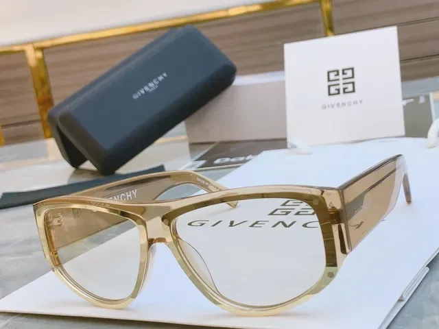 Balenciaga Óculos de Sol Quadrados Oversized Preto e Dourado 4