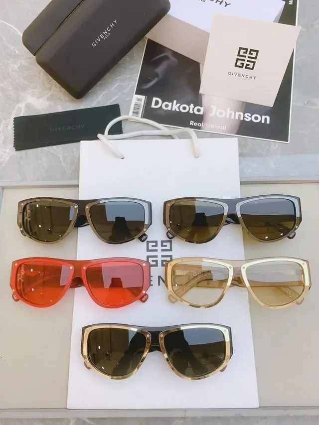 Balenciaga Óculos de Sol Quadrados Oversized Preto e Dourado 8