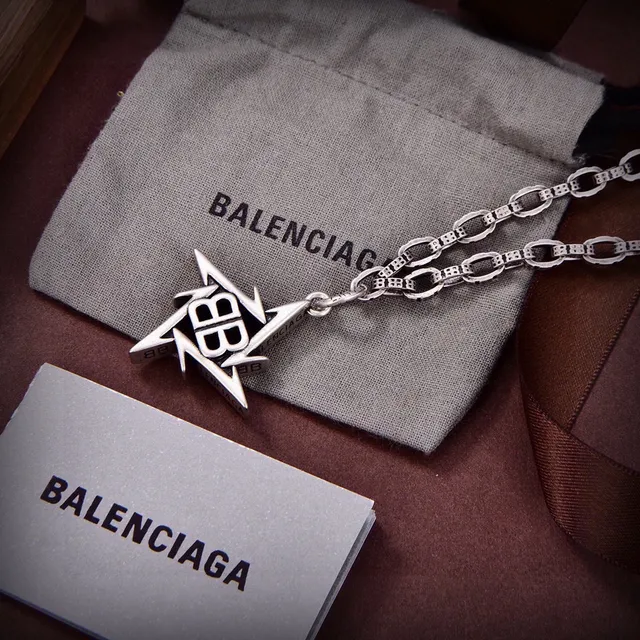 Balenciaga Star Pendant Silver Necklace 5