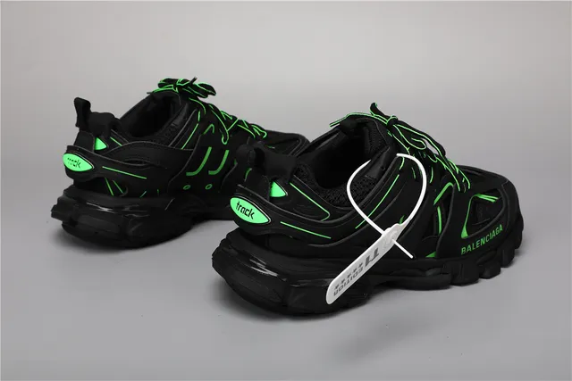 Balenciaga Track tênis chunky pretos e verdes 3