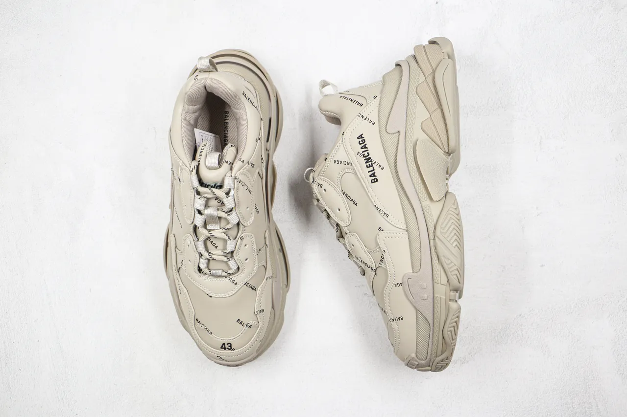 Balenciaga Triple S Beige Logo-Print baskets chunky 8