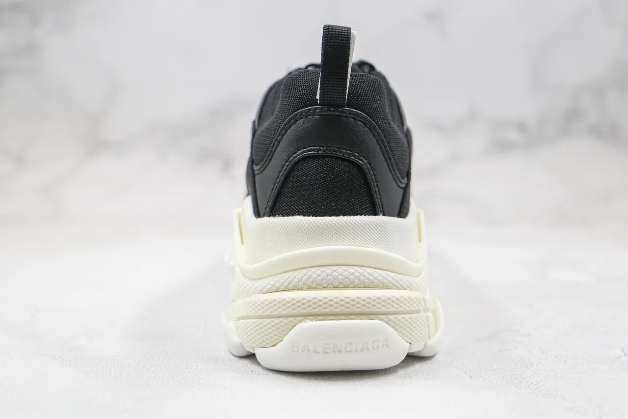 Balenciaga Triple S Sneakers Noires et Off-White Chunky 3