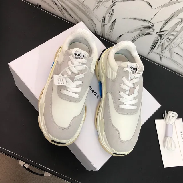 Balenciaga Triple S Gris y Off-White Zapatillas con suela gruesa 2