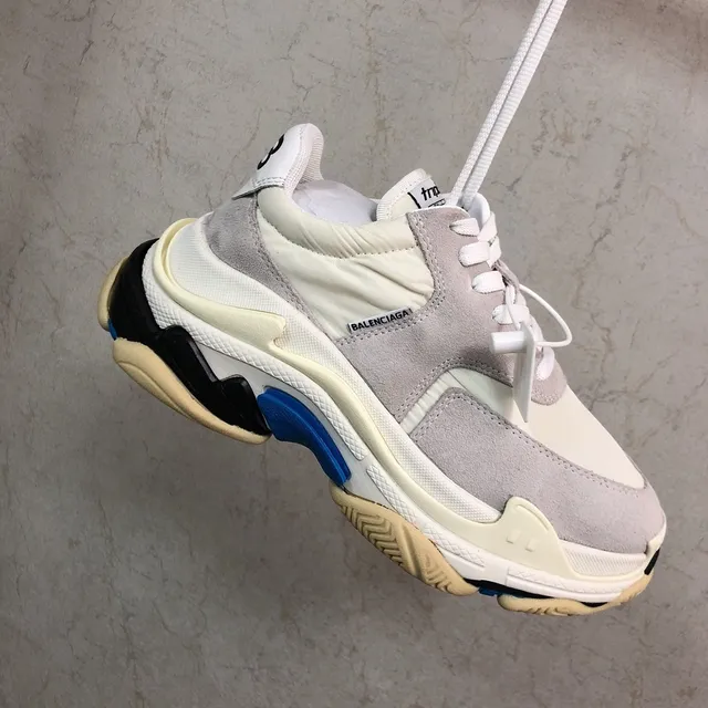 Balenciaga Triple S Gris y Off-White Zapatillas con suela gruesa 5