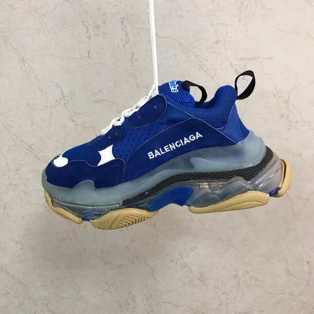 巴伦西亚加 Triple S 皇家蓝白厚底运动鞋 2