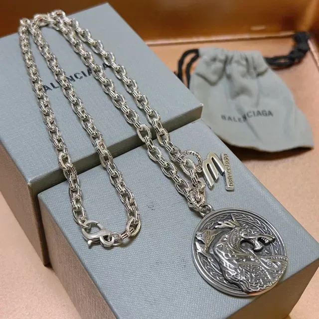 Balenciaga Wolf Medallion colar corrente prata 9