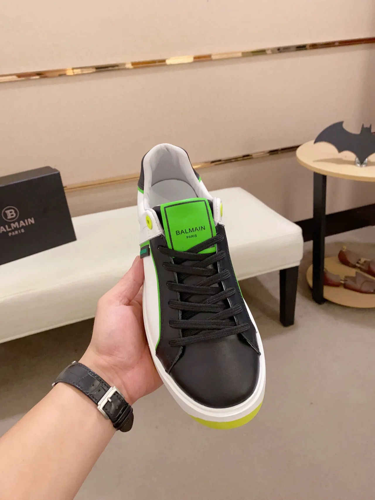 Balmain B-Court أبيض أسود أخضر نيون أحذية أسلوب حياة 2