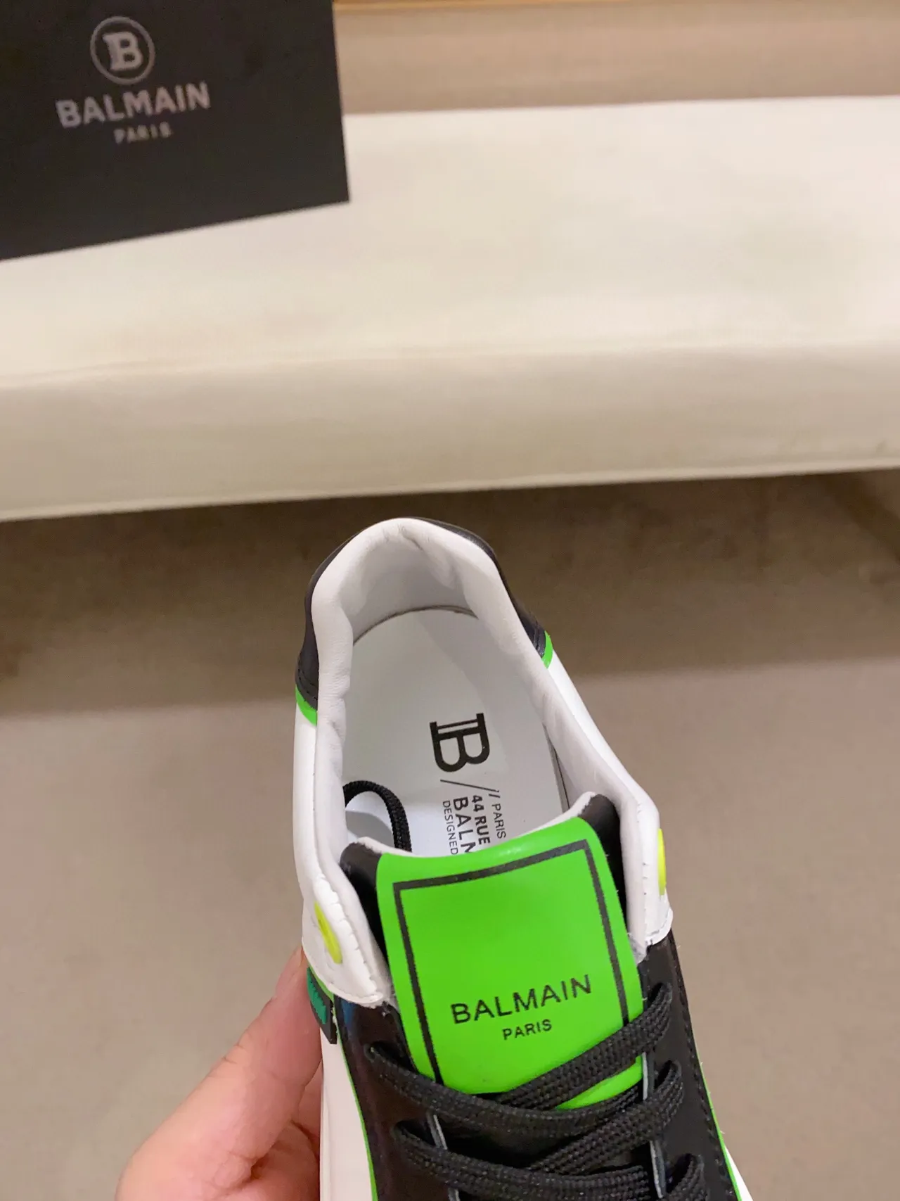 Balmain B-Court أبيض أسود أخضر نيون أحذية أسلوب حياة 5