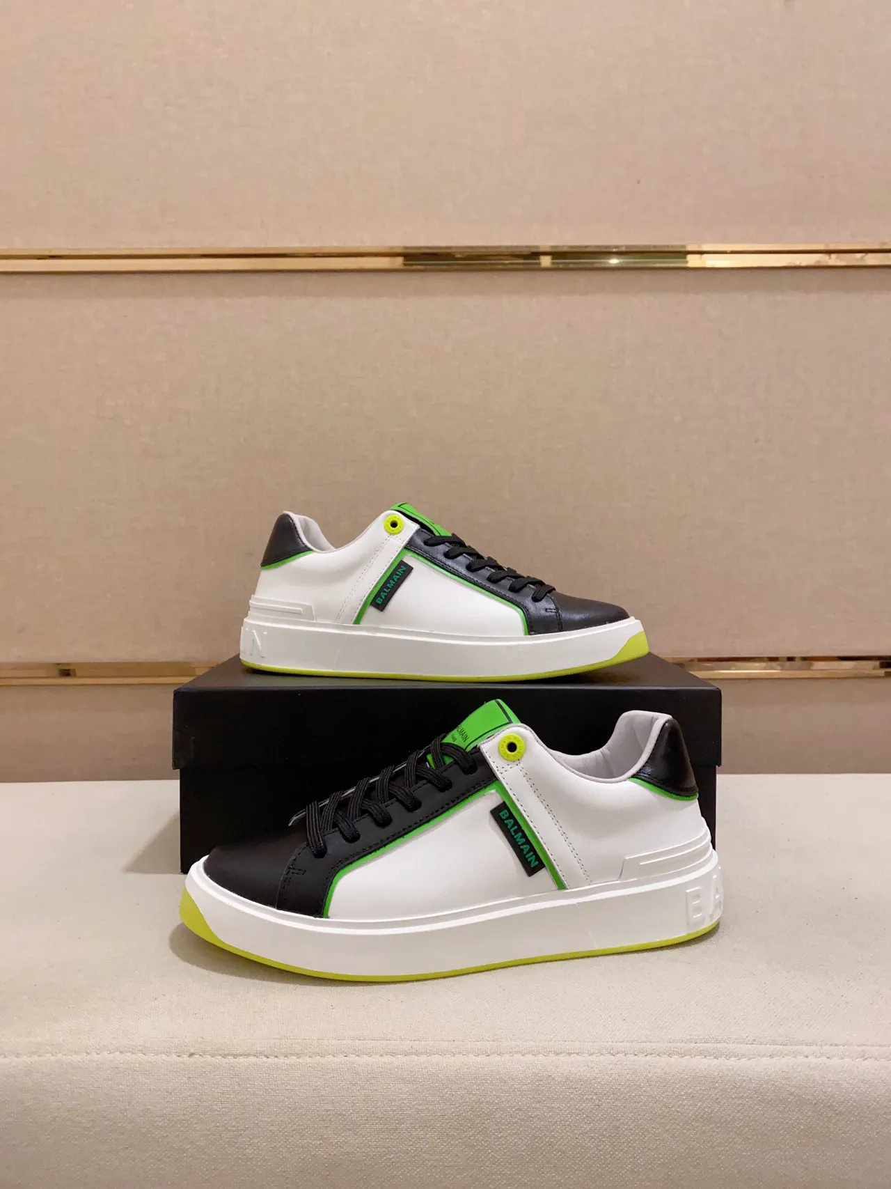Balmain B-Court أبيض أسود أخضر نيون أحذية أسلوب حياة 6