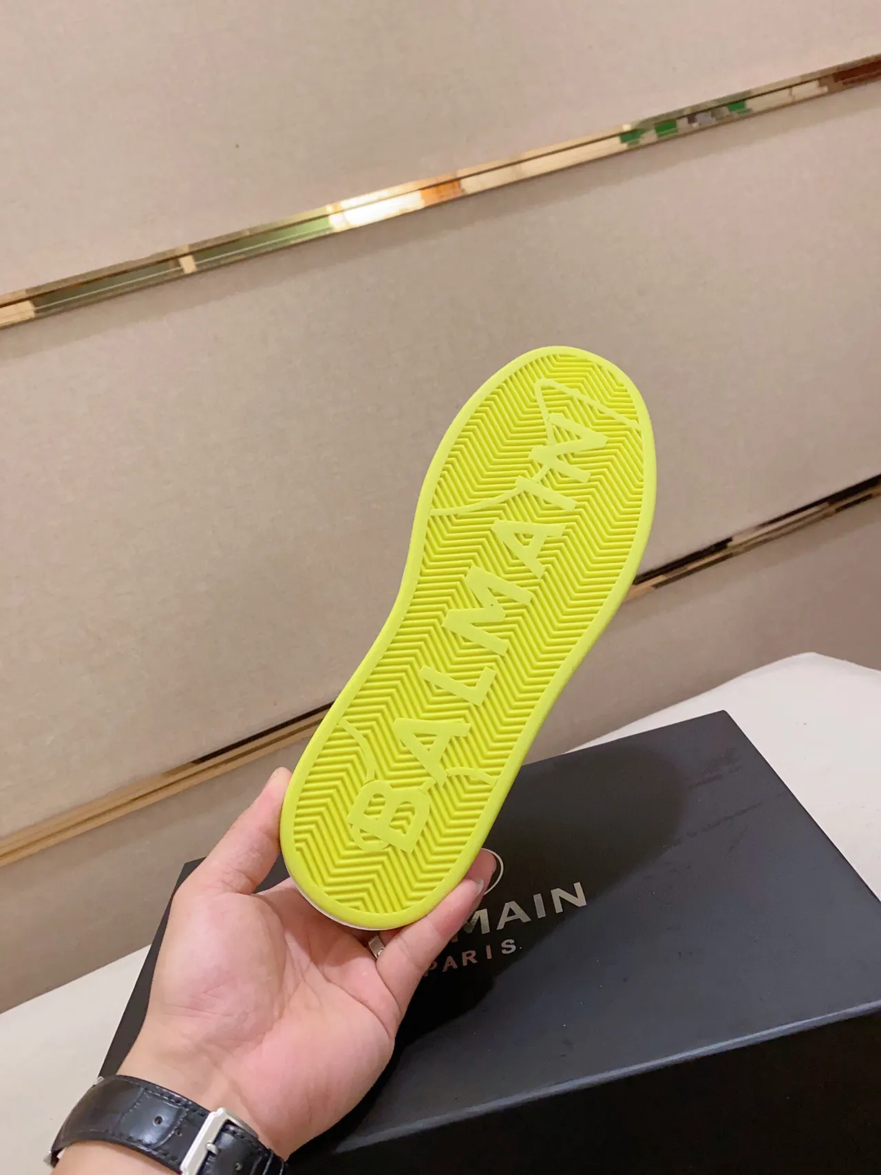 Balmain B-Court أبيض أسود أخضر نيون أحذية أسلوب حياة 8