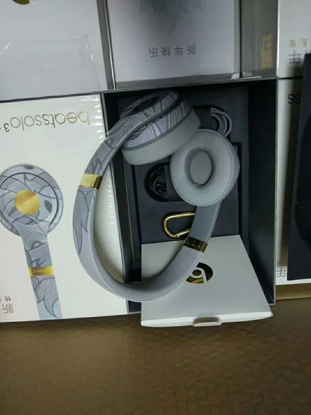 Beats Solo³ Wireless Nova Edição Especial de Ano Novo Fones de ouvido over-ear 23