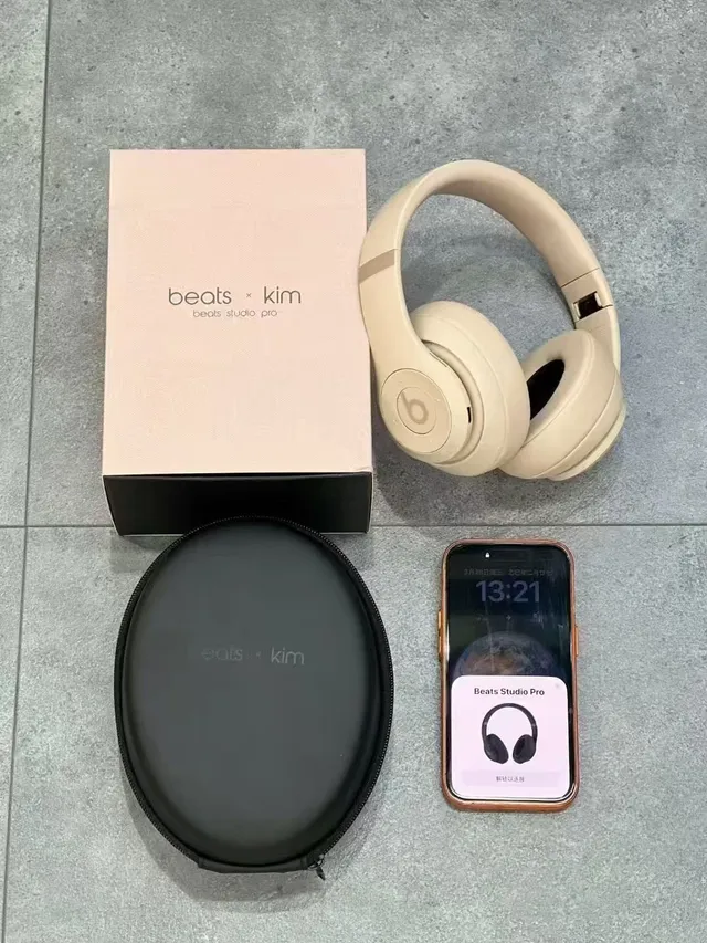 Beats x Kim Studio Pro 头戴式耳机 2