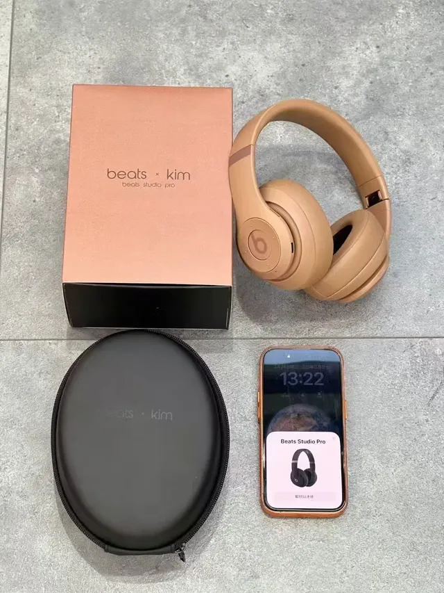 Beats x Kim Studio Pro 头戴式耳机 7