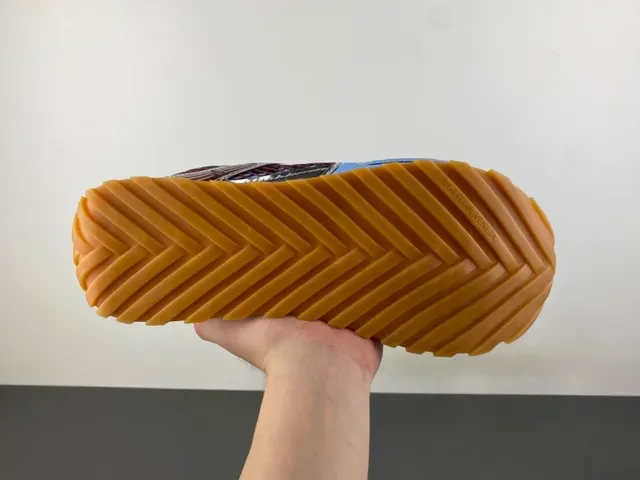 Bottega Veneta जाली और मेटेलिक ओवरले स्नीकर 9