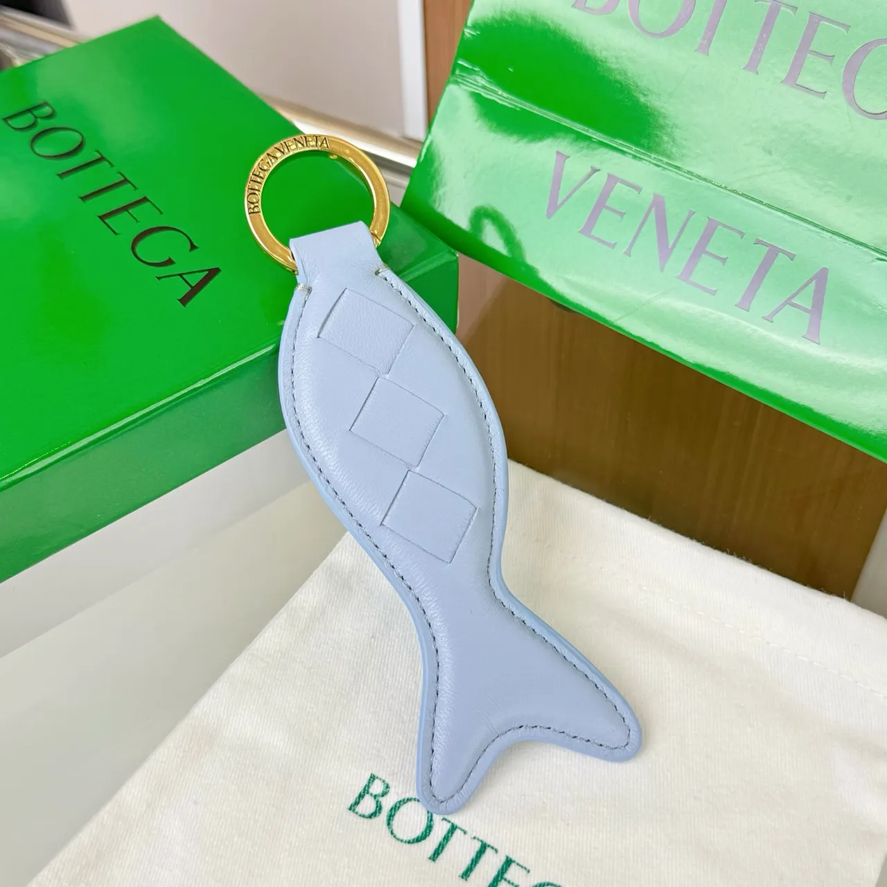 Bottega Veneta Sardina Azul Blanco Forma de Peces Intrecciato-Acolchado Bolso 4
