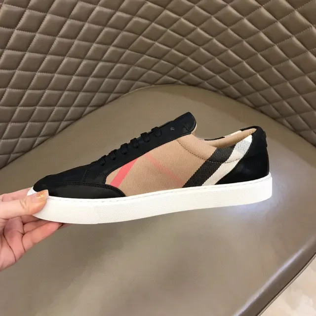 Burberry 黑米色低帮皮革和格纹生活方式运动鞋 3