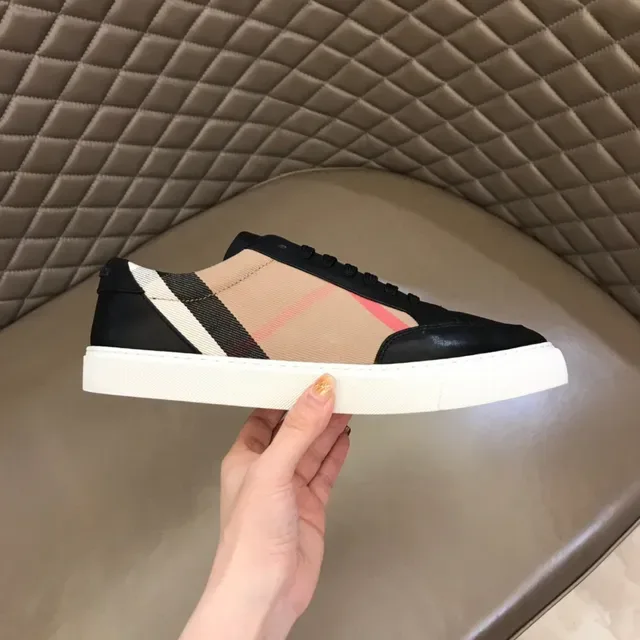 Burberry 黑米色低帮皮革和格纹生活方式运动鞋 5