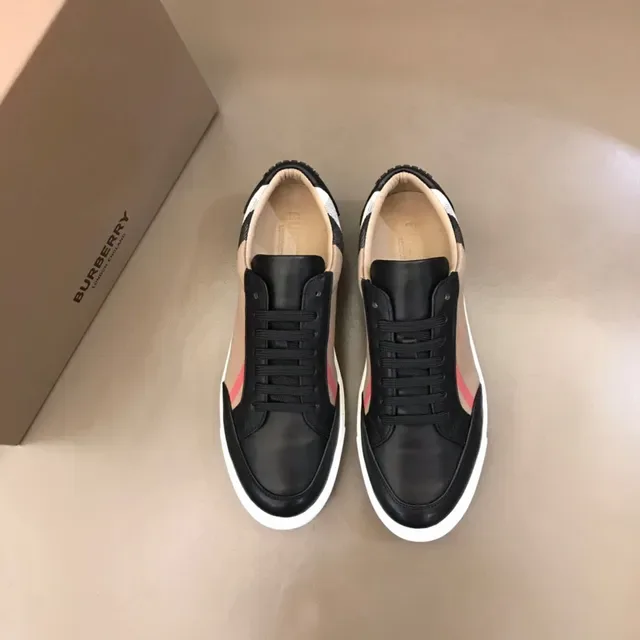 Burberry 黑米色低帮皮革和格纹生活方式运动鞋 9