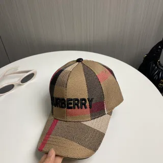 Burberry 格纹图案刺绣 Logo 棒球帽