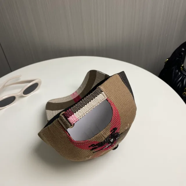 Burberry চেক প্যাটার্ন ইমব্রয়ডারি লোগো বেসবল ক্যাপ 8