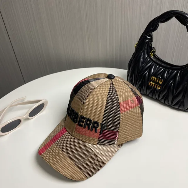 Burberry চেক প্যাটার্ন ইমব্রয়ডারি লোগো বেসবল ক্যাপ 9