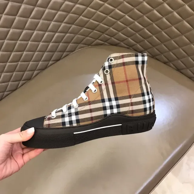 Burberry House Check হাই টপ স্নিকার বেইজ কালো প্লেইড ক্যানভাস লাইফস্টাইল স্নিকার 2