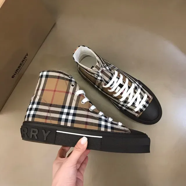 Burberry House Check হাই টপ স্নিকার বেইজ কালো প্লেইড ক্যানভাস লাইফস্টাইল স্নিকার 4