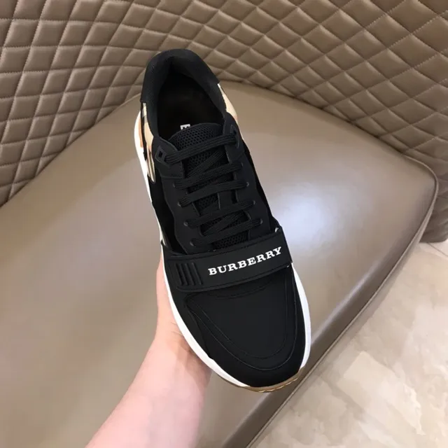 Burberry Knight tênis chunky pretos e xadrez 4