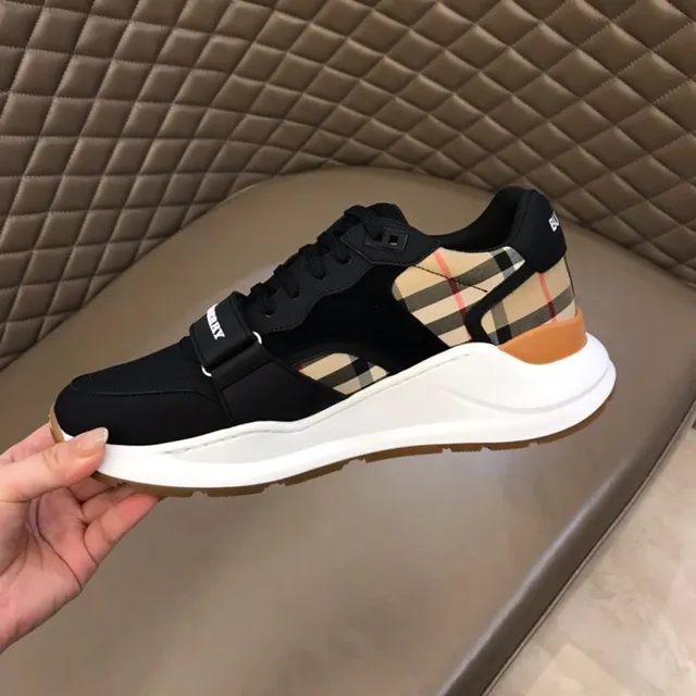 Burberry Knight tênis chunky pretos e xadrez 5