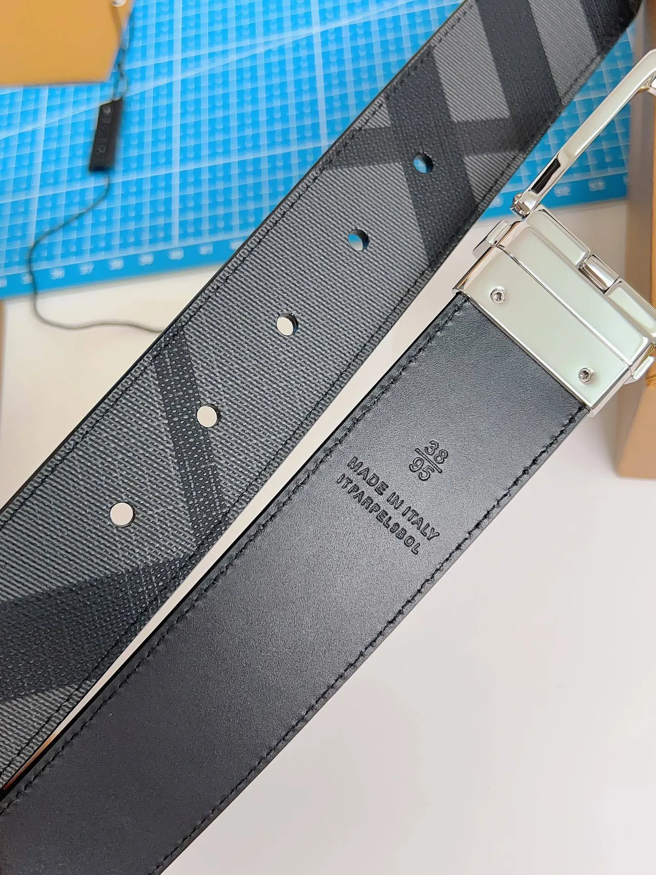 Burberry Knight Charcoal House Check Leather Belt 6