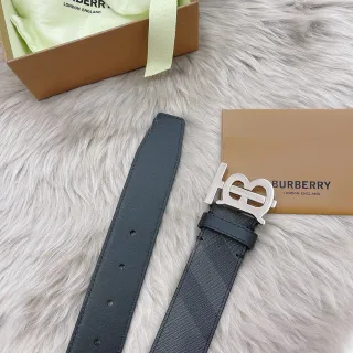 Burberry Knight Interlocking TB Buckle Ceinture en cuir charbon