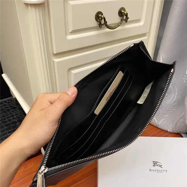 Burberry Knight নেভি চেক লেফাফা ক্লাচ 2