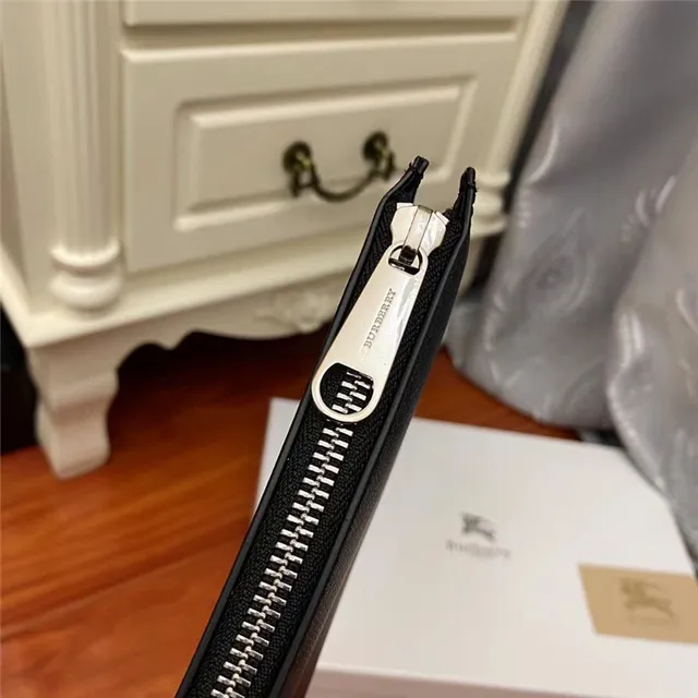 Burberry Knight নেভি চেক লেফাফা ক্লাচ 3