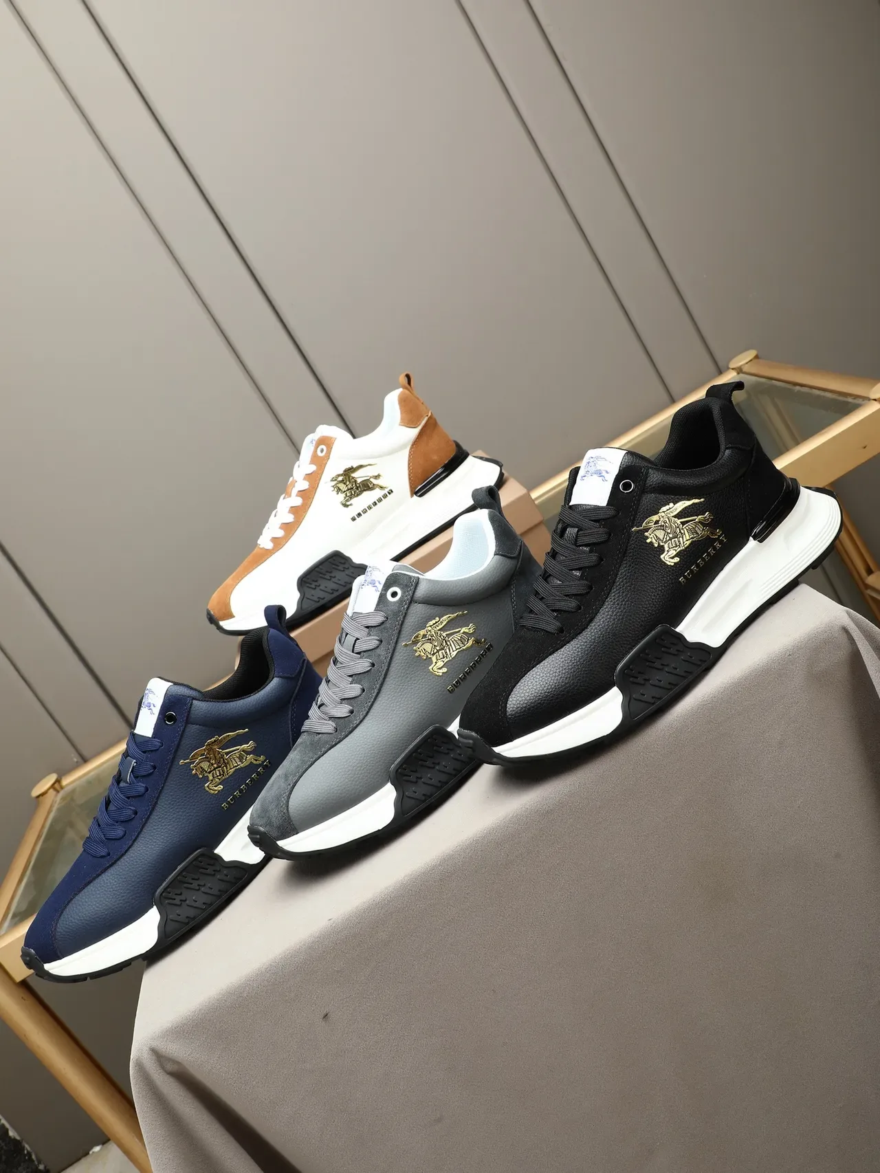Burberry Knight نافي جلد Chunky Sneakers 5
