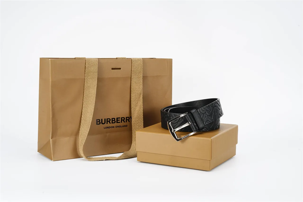 Burberry Monogram কালো চামড়ার বেল্ট 5
