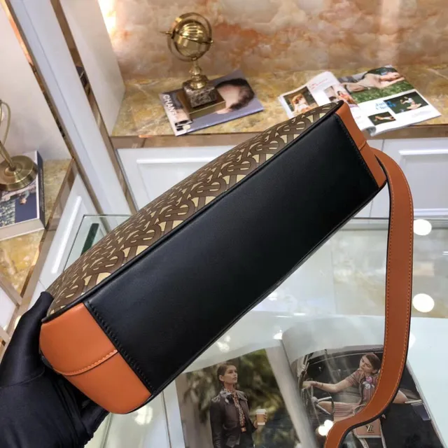 Burberry Monogram Canvas حقيبة كتف بني بيج تان مع إطار جلد 4