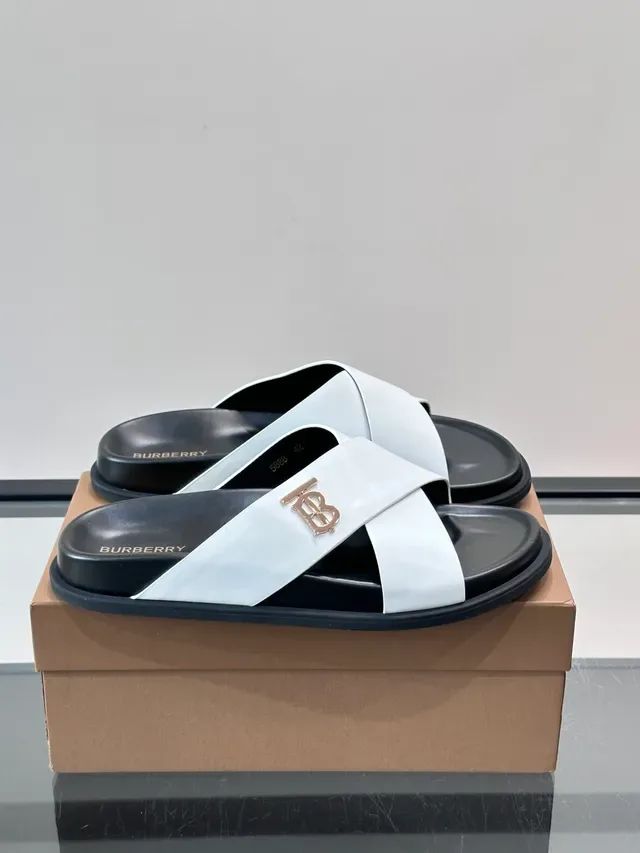 Burberry Monogram Sandalias con Correa Cruzada de Cuero 12