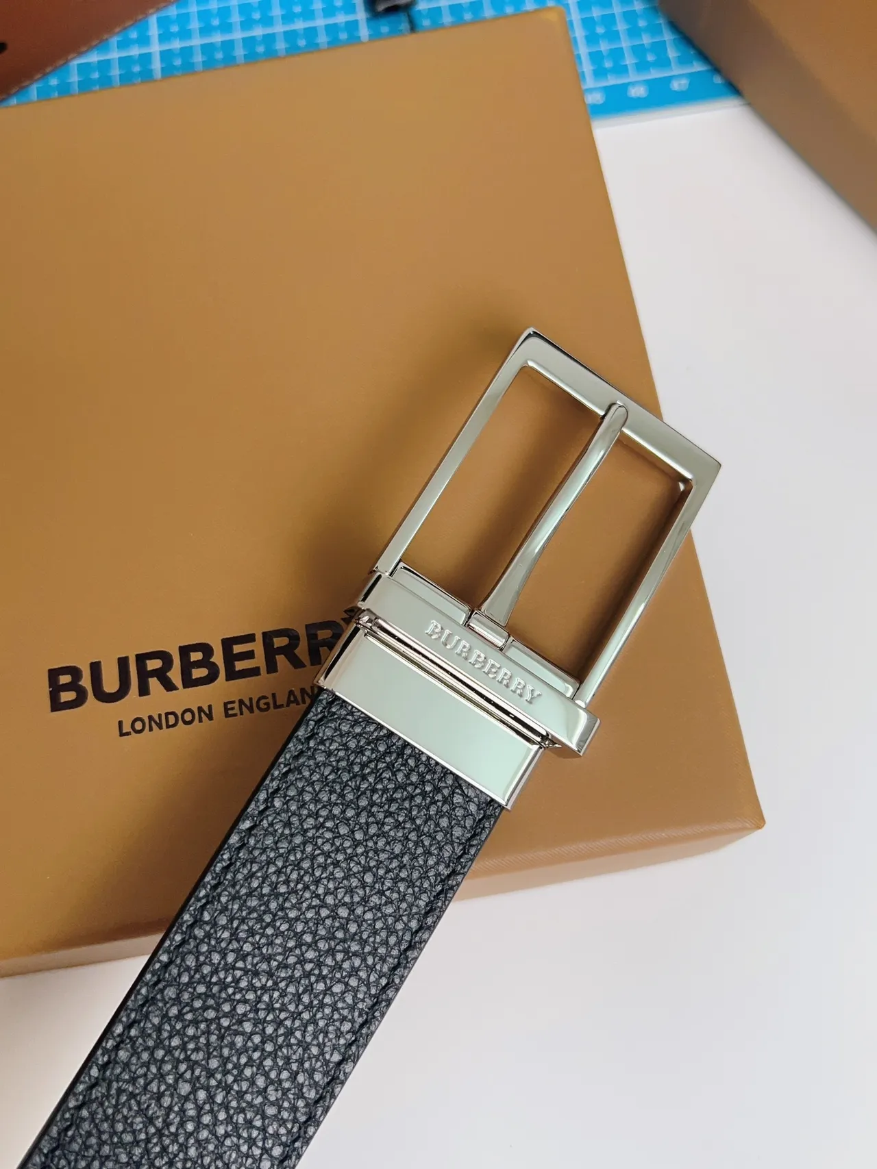 Burberry Reversible Buckle Black Pebbled Leather Belt 5