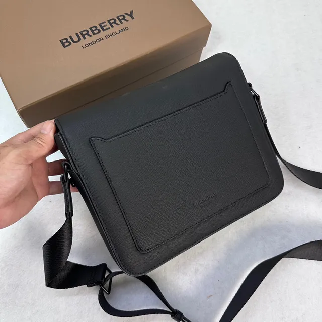 Burberry TB Monogram मेसेंजर बैग काला संरचित टेक्स्चर्ड लेदर जैसा मेसेंजर बैग 3
