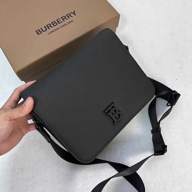 Burberry TB Monogram मेसेंजर बैग काला संरचित टेक्स्चर्ड लेदर जैसा मेसेंजर बैग 4