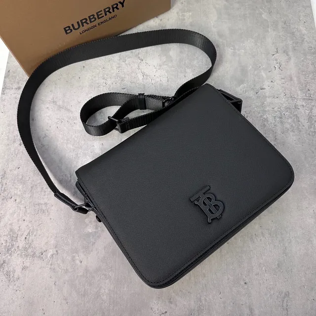 Burberry TB Monogram मेसेंजर बैग काला संरचित टेक्स्चर्ड लेदर जैसा मेसेंजर बैग 6