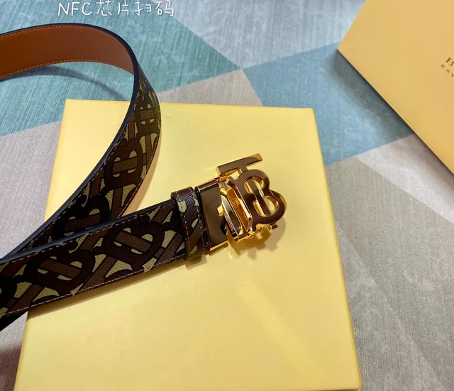 Burberry TB Monogram Ceinture en cuir réversible 4