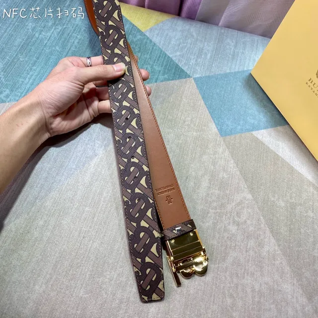 Burberry TB Monogram Ceinture en cuir réversible 5
