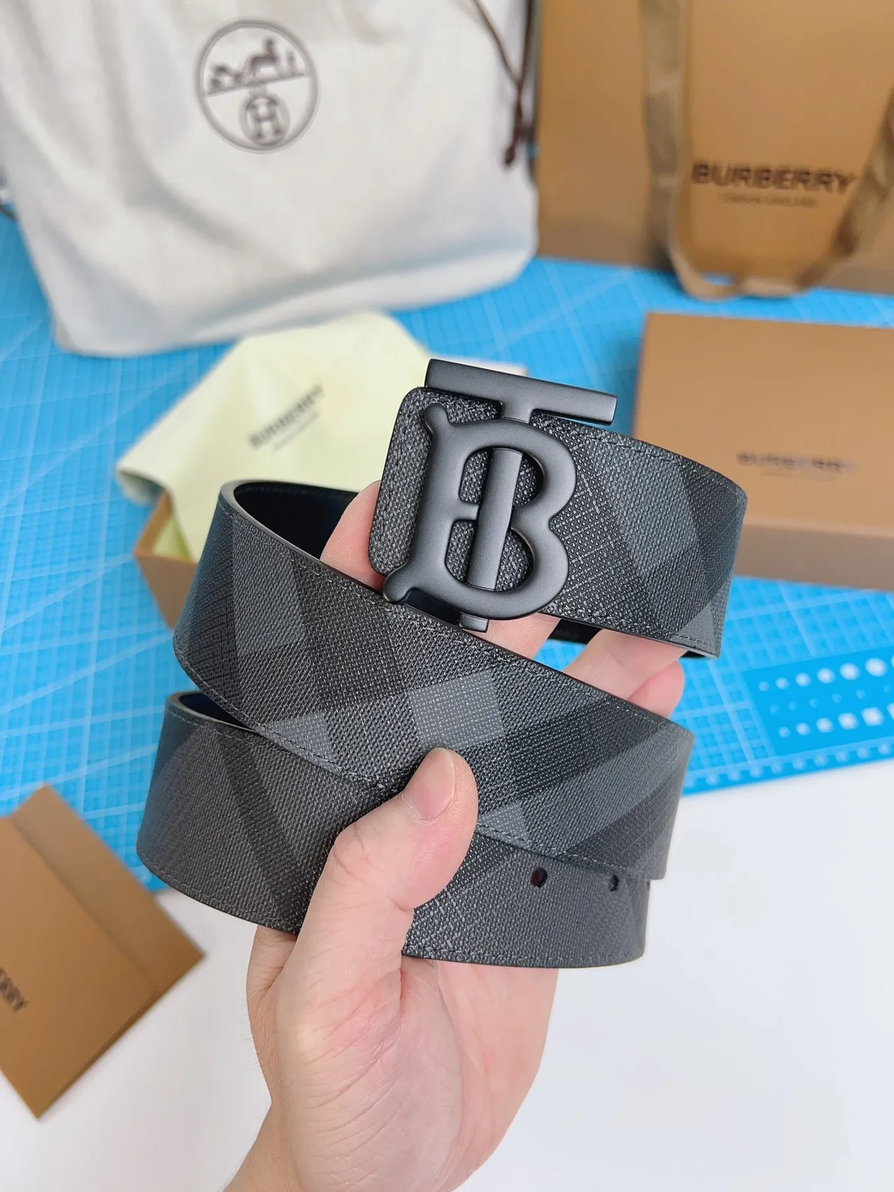 Burberry Thomas Burberry Monogram Cinto Preto Cinza Xadrez Cinto de Couro 3