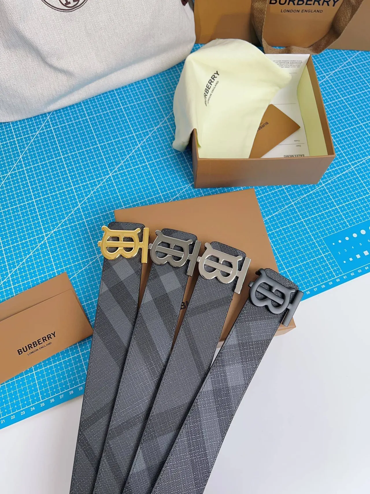 Burberry Thomas Burberry Monogram Cinto Preto Cinza Xadrez Cinto de Couro 4