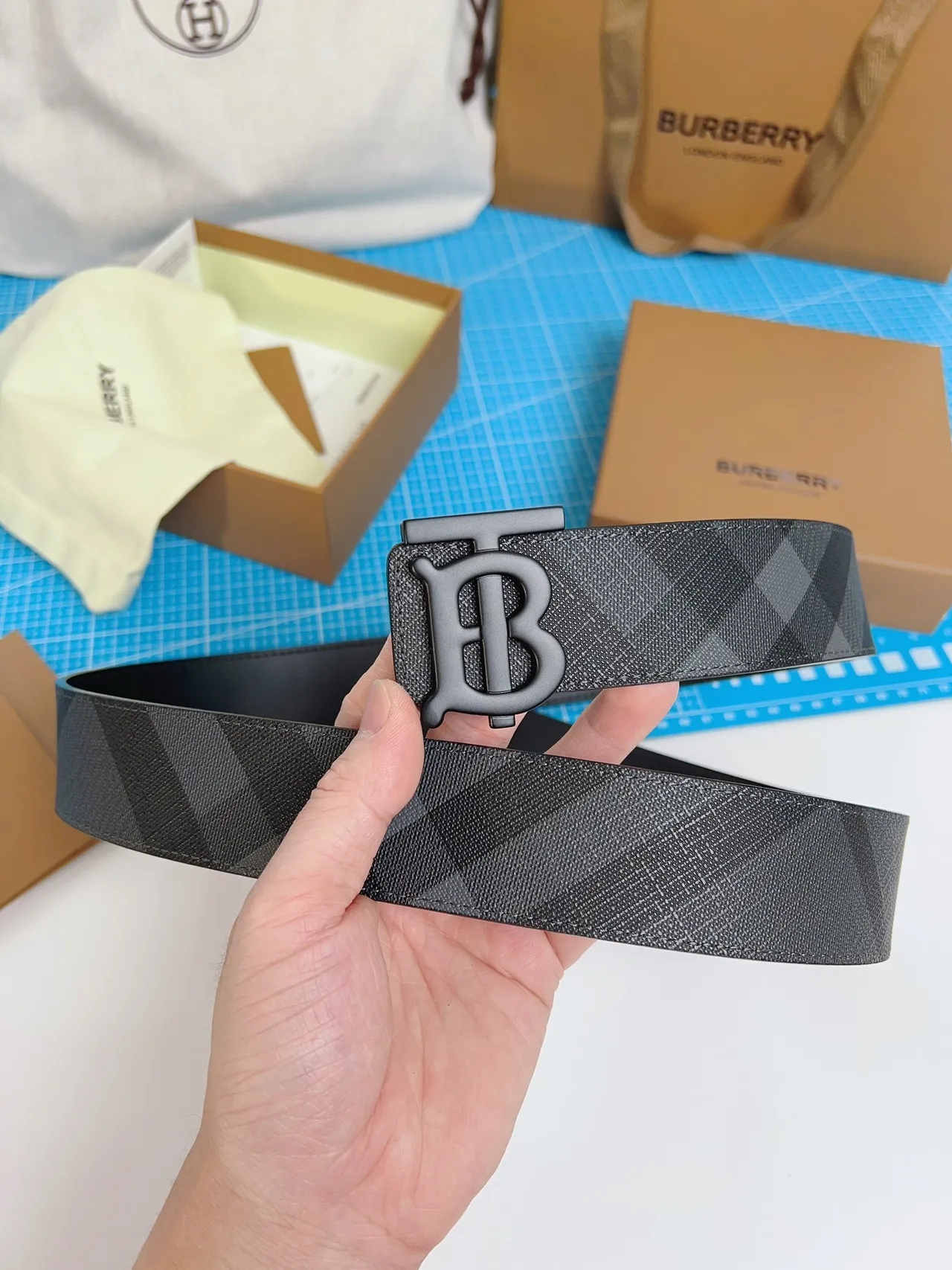 Burberry Thomas Burberry Monogram Cinto Preto Cinza Xadrez Cinto de Couro 5