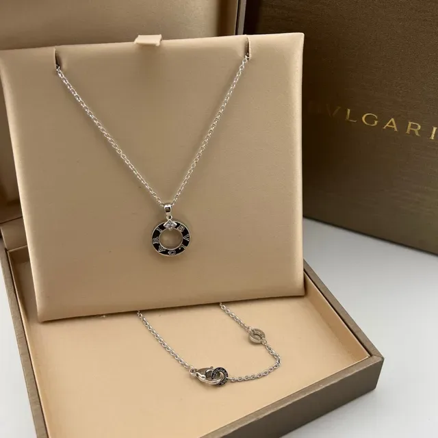 Bvlgari B.zero1 चाँदी सोने का ओपन रिंग पेंडेंट एंग्रेव्ड ब्रांड लेटरिंग नेकलेस 3